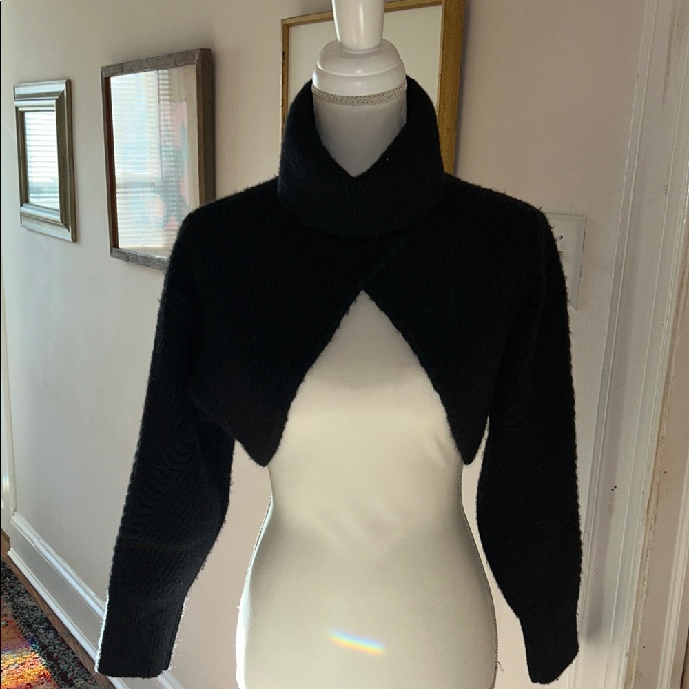 STUNNING sz M Elegant Black Women's ribbed fuzzy turtleneck Sweater